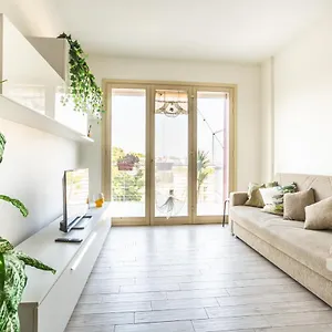  Appartamento Urban Retreat -private Parking+terrace Italia
